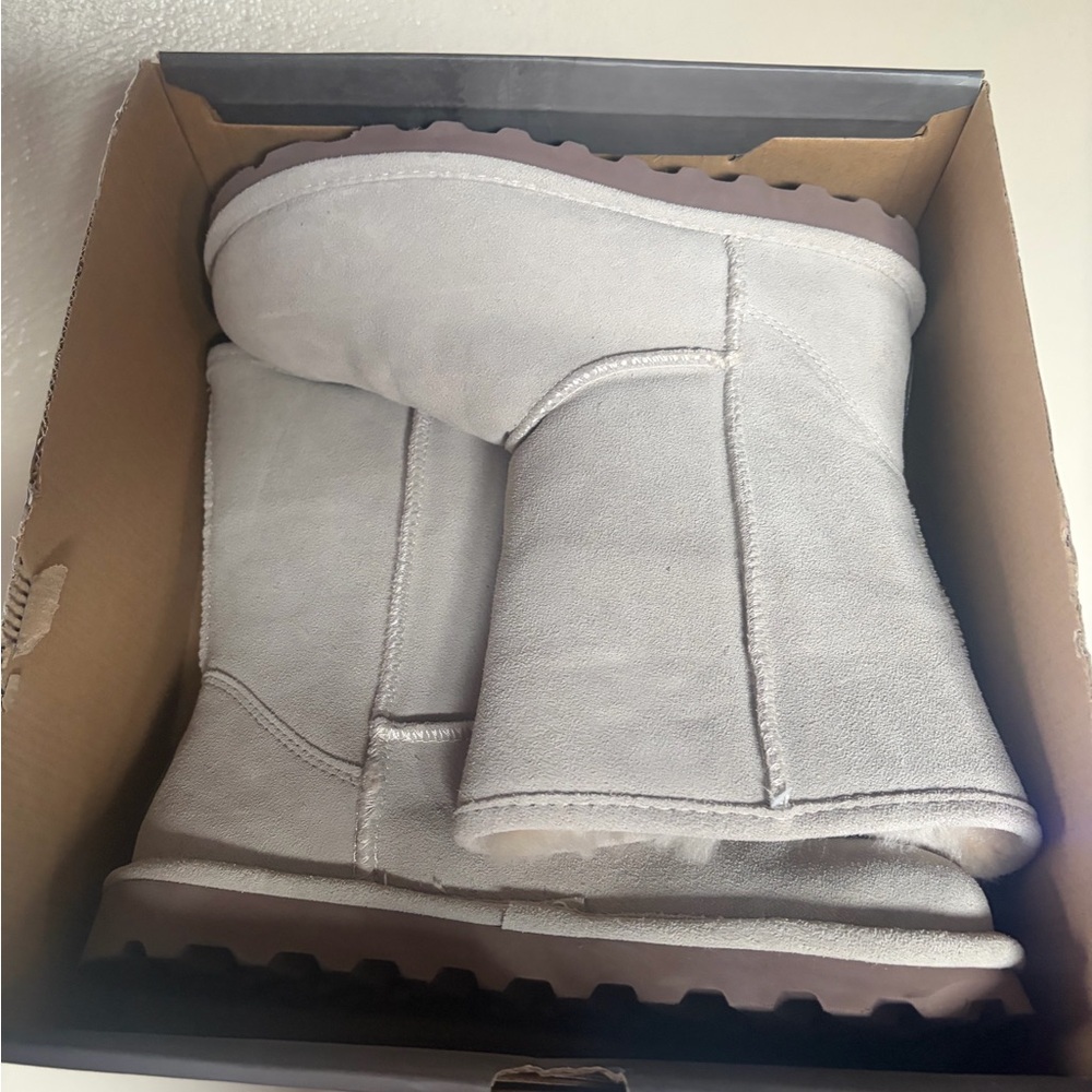 Bearpaw Women’s Gray Boots - Picture 4 of 5